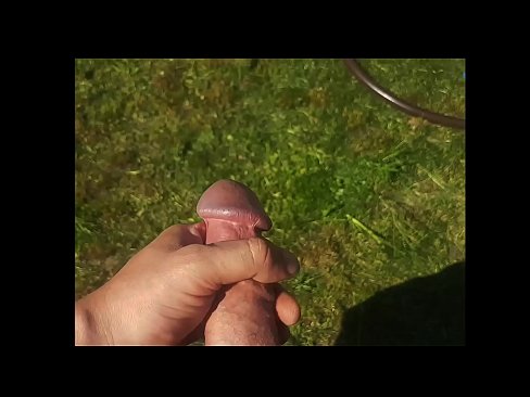❤️ Hottie se deja follar el coño rosa y se corre con un chorro en un jardín de verano ️ Video de porno en es.com-milf-300.ru ❌️