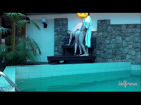❤️ El jefe invita a la criada a la piscina, pero no pudo resistirse a una caliente ️ Video de porno en es.com-milf-300.ru ❌️